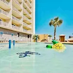 Laketown Wharf Elite Class Condo
