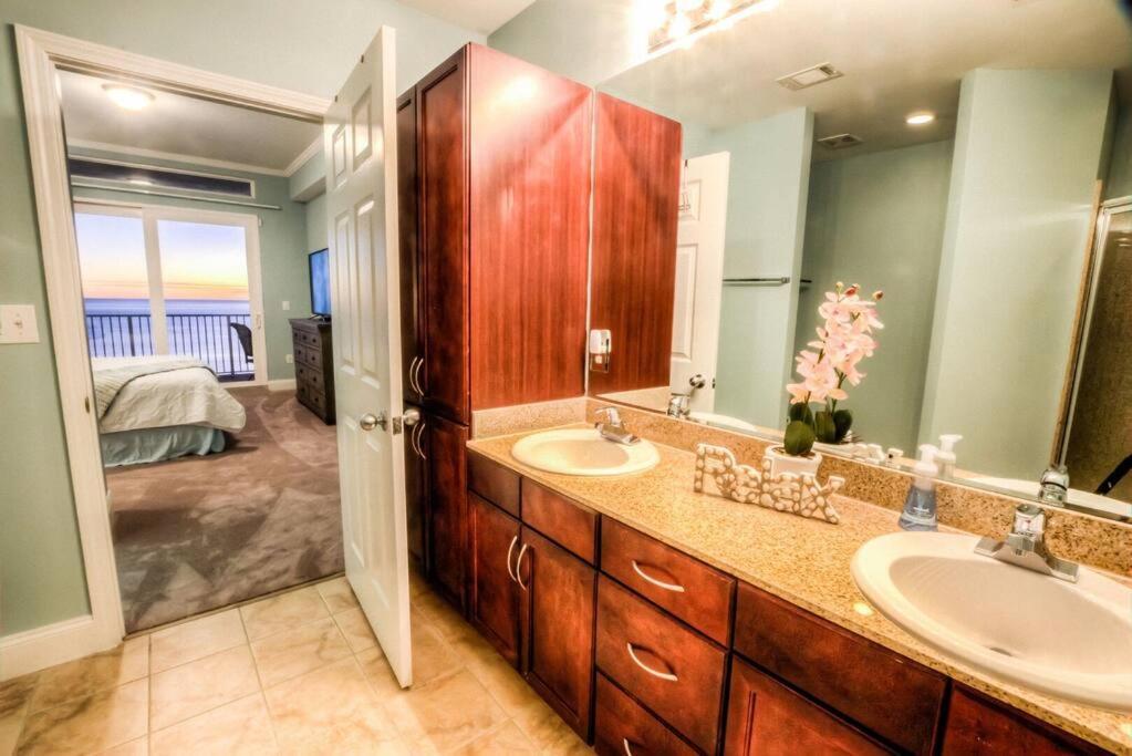 Laketown Wharf Elite Class