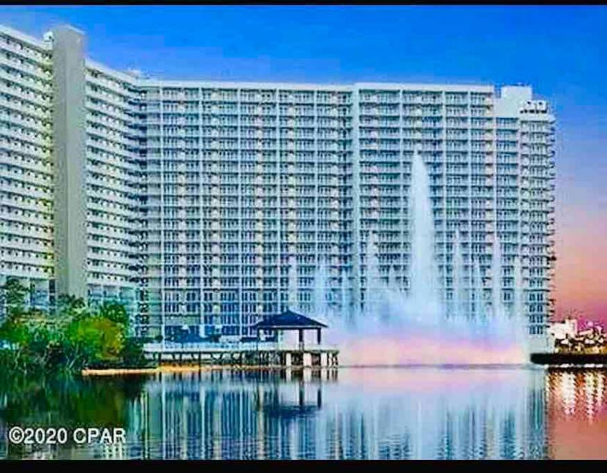 Laketown Wharf Elite Class Apartment