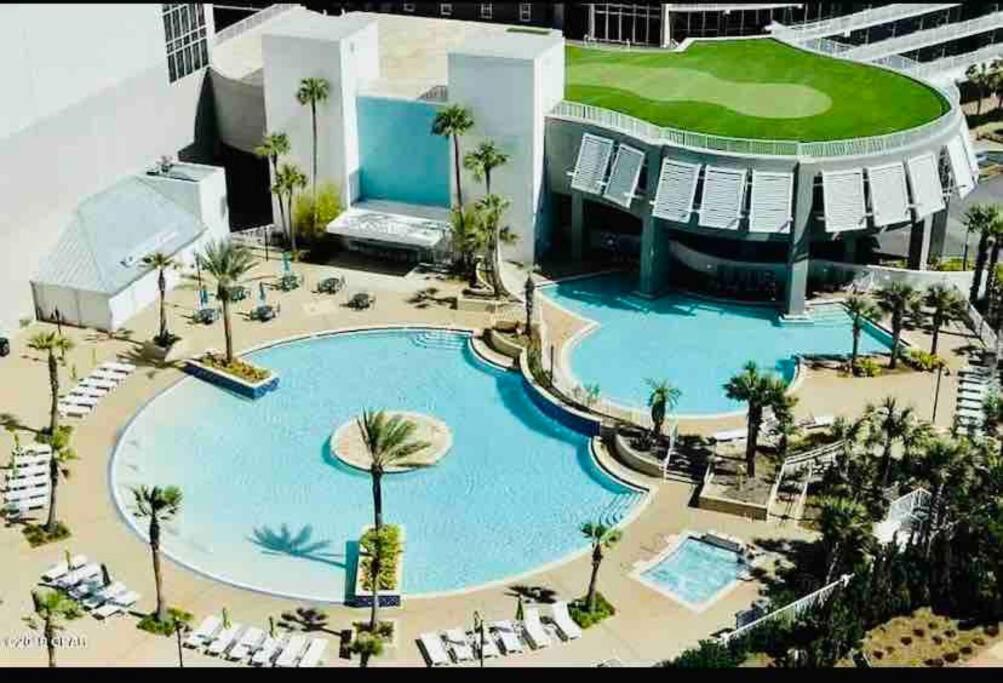 Laketown Wharf Elite Class Apartment *