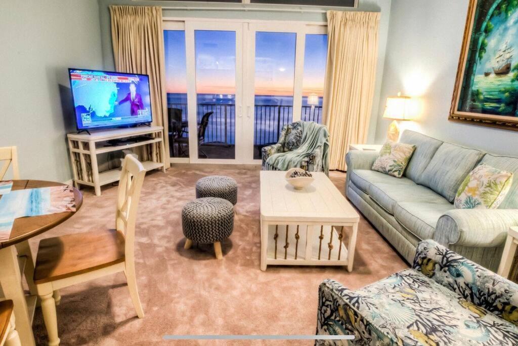 Laketown Wharf Elite Class Apartment *